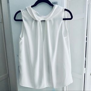 3/$30 Mango keyhole top